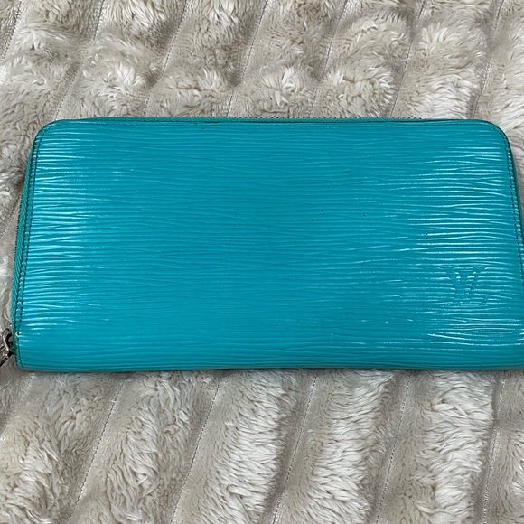 Louis Vuitton Epi Leather Zippy Wallet